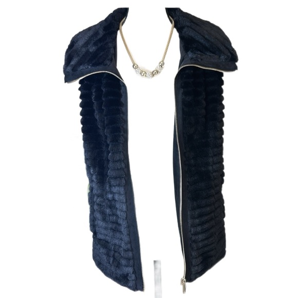Calvin Klein Faux Fur Vest, M - Picture 2 of 9